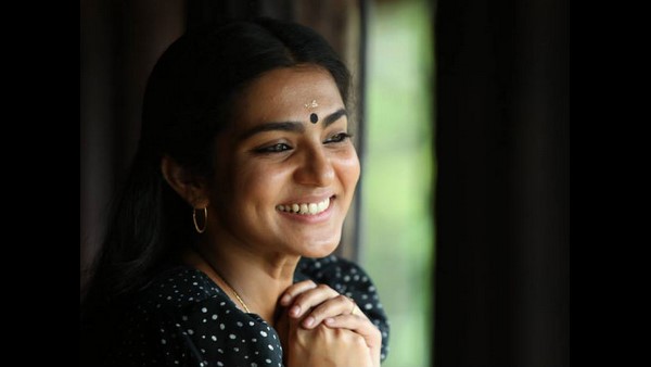 ನಟಿಯನ್ನ ಫಾಲೋ ಮಾಡಿ ತಲುಪಿದ್ದು ಪೋಲೀಸ್ ಠಾಣೆಯನ್ನು 