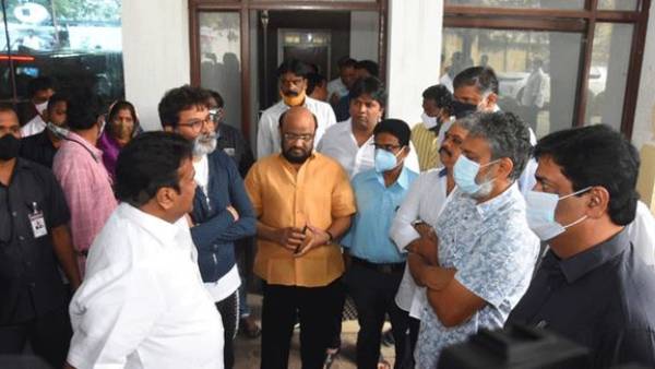 Rajamouli And Some Movie Makers Met Minister Talasani Srinivas Yadav