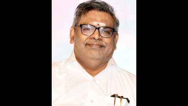 ಆಶ್ಚರ್ಯದಿಂದ ಅಡಿಯಿಂದ ಮುಡಿಯವರೆಗೂ ನೋಡಿದ ಕೆ. ವಿಶ್ವನಾಥ್ ಆಶ್ಚರ್ಯದಿಂದ ಅಡಿಯಿಂದ ಮುಡಿಯವರೆಗೂ ನೋಡಿದ ಕೆ. ವಿಶ್ವನಾಥ್