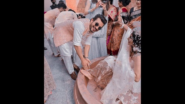 ಗೆಳೆಯ ಸೂರಜ್ ಜೊತೆಗೆ ಮೌನಿ ಮದುವೆ! 