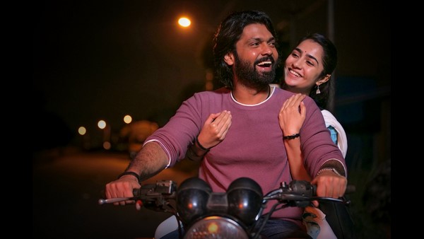  ಕುತೂಹಲ ಕೆರಳಿಸಿದ ಗೋಧಿ ಬಣ್ಣ ಜೋಡಿ 