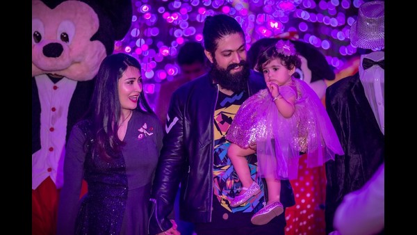 ಯಶ್ ಕೆಜಿಎಫ್ 2ಗಾಗಿ ಕಾಯುತ್ತಿದೆ ಅಭಿಮಾನಿ ಬಳಗ! 