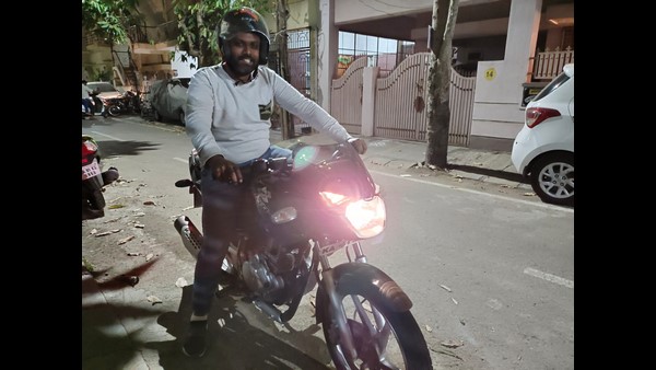 ಇಬ್ಬರ ಬಳಿ ಮಾತ್ರವೇ ಬೈಕ್ ಉಳಿದುಕೊಂಡಿದೆ 