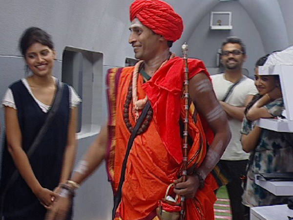 ಸಹಾಯ ಮಾಡಿರೆಂದು ಮನವಿ 