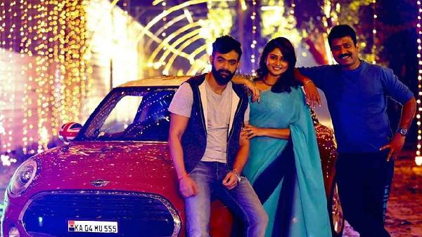 ಪರದೆ ಮುಂದೆ ಡ್ಯಾನ್ಸ್ ಮಾಡುತ್ತಿದ್ದಾರೆ: ಪ್ರೇಮ್