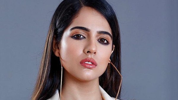 ತರಗತಿಯಲ್ಲೇ ಕೊಟ್ಟ ಮೊದಲ ಮುತ್ತು