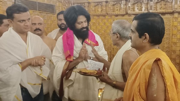 ಯಶ್ ಶ್ರೀ ಕೃಷ್ಣನ ದರ್ಶನ 