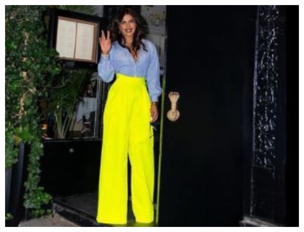 ಔತಣ ಕೂಟಕ್ಕೂ ಲಕ್ಷ, ಲಕ್ಷ ಬೆಲೆಯ ಬಟ್ಟೆ!