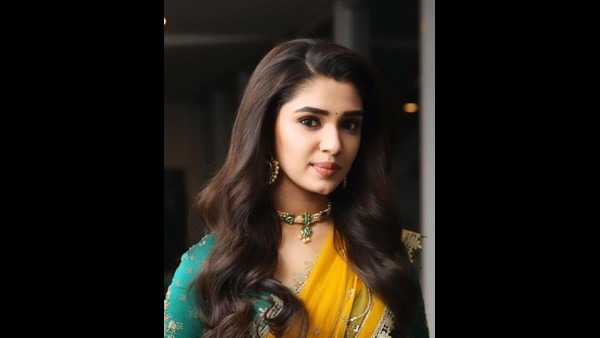 ಬಾಲಯ್ಯನಿಗೆ 61, ಕೃತಿಗೆ 18: ಇದೇ ಕಾರಣಕ್ಕೆ ಚಿತ್ರ ಬಿಟ್ಟ ನಟಿ! ಬಾಲಯ್ಯನಿಗೆ 61, ಕೃತಿಗೆ 18: ಇದೇ ಕಾರಣಕ್ಕೆ ಚಿತ್ರ ಬಿಟ್ಟ ನಟಿ!