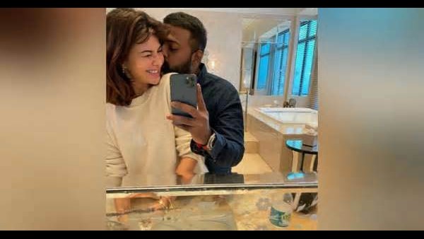 Sukesh Chandrasekhar defends Jacqueline Fernandez. Sukesh Chandrasekhar defends Jacqueline Fernandez.