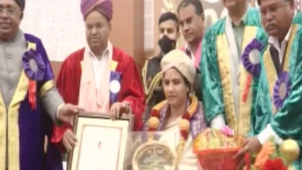 ವಿಶ್ವವಿದ್ಯಾನಿಲಯದ ಆವರಣದಲ್ಲಿ ನಡೆದ 102ನೇ ಘಟಿಕೋತ್ಸವ