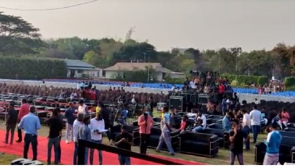  ಅಭಿಮಾನಿಗಳಿಗಾಗಿ ಬೃಹತ್ ಸೆಟ್ಟು 