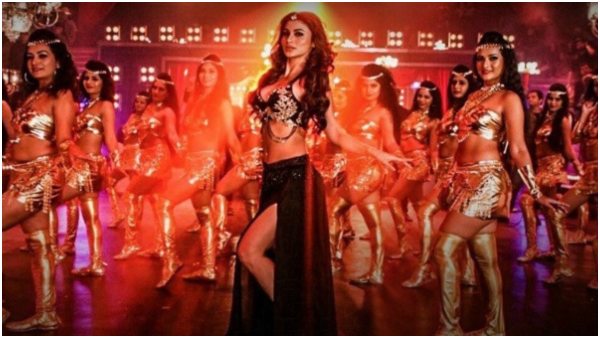 ಸಿನಿಮಾಗಳಲ್ಲೂ ಮೌನಿ ಫೇಮಸ್ 