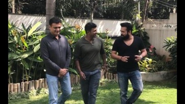 100 ದಿನ ಪೂರೈಸಿ ದಾಖಲೆ ಮಾಡಿದ ರಾಜಕುಮಾರ! 100 ದಿನ ಪೂರೈಸಿ ದಾಖಲೆ ಮಾಡಿದ ರಾಜಕುಮಾರ!