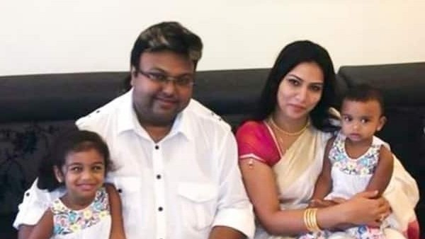 ಎರಡನೇ ಮದುವೆಗೆ ಸಿದ್ಧತೆಗಳು ಎರಡನೇ ಮದುವೆಗೆ ಸಿದ್ಧತೆಗಳು