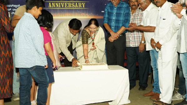 BAAFTA presents Janani Janmabhoomi song to actor Puneeth Raj Kumar BAAFTA presents Janani Janmabhoomi song to actor Puneeth Raj Kumar