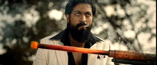 ಮೊದಲ ದಿನವೇ ದಾಖಲೆ ಬರೆದ 'ಕೆಜಿಎಫ್ 2' ಮೊದಲ ದಿನವೇ ದಾಖಲೆ ಬರೆದ 'ಕೆಜಿಎಫ್ 2'