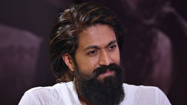 ಪ್ರೈವೆಟ್ ಫ್ಲೈಟ್ ಲೇಟ್ ಆಯ್ತು: ನಟ ಯಶ್! ಪ್ರೈವೆಟ್ ಫ್ಲೈಟ್ ಲೇಟ್ ಆಯ್ತು: ನಟ ಯಶ್!