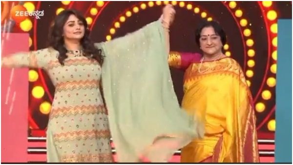 ಲಕ್ಷ್ಮೀ ಅಮ್ಮನ ಬ್ಯೂಟಿಯೇ ಗ್ರೇಟು ಲಕ್ಷ್ಮೀ ಅಮ್ಮನ ಬ್ಯೂಟಿಯೇ ಗ್ರೇಟು