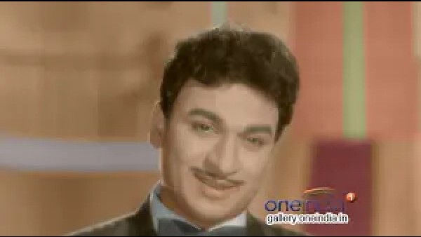 ಪ್ರಶಸ್ತಿಗಳನ್ನೂ ಮೊದಲಿಗರು ಪ್ರಶಸ್ತಿಗಳನ್ನೂ ಮೊದಲಿಗರು