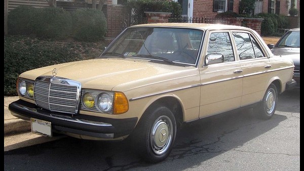 ಕೆಜಿಎಫ್ ಸಿನಿಮಾದಲ್ಲಿ ಮರ್ಸಿಡೀಸ್ ಡಬ್ಲ್ಯೂ 123 ಕೆಜಿಎಫ್ ಸಿನಿಮಾದಲ್ಲಿ ಮರ್ಸಿಡೀಸ್ ಡಬ್ಲ್ಯೂ 123