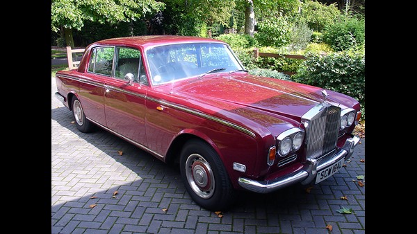 ಕೆಜಿಎಫ್ ಸಿನಿಮಾದಲ್ಲಿ ರೋಲ್ಸ್ ರಾಯ್ಸ್ ಕೆಜಿಎಫ್ ಸಿನಿಮಾದಲ್ಲಿ ರೋಲ್ಸ್ ರಾಯ್ಸ್