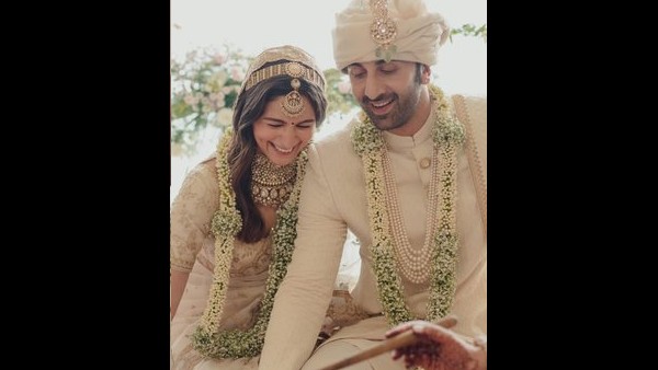 Alia Bhatt Wedding Saree Cost Is 50 Lakhs, know About Jewellery Alia Bhatt Wedding Saree Cost Is 50 Lakhs, know About Jewellery