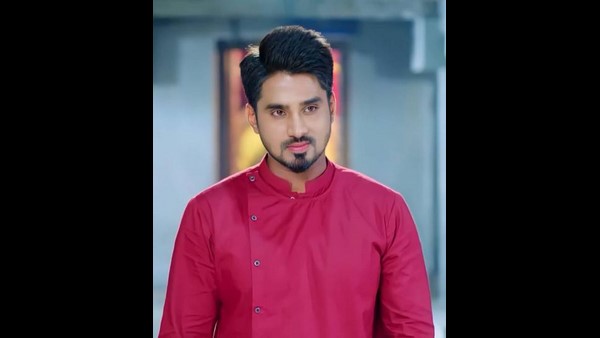 ಬಿ.ಎ ಎಲ್.ಎಲ್.ಬಿ ಓದಿರುವ ರಕ್ಷ್