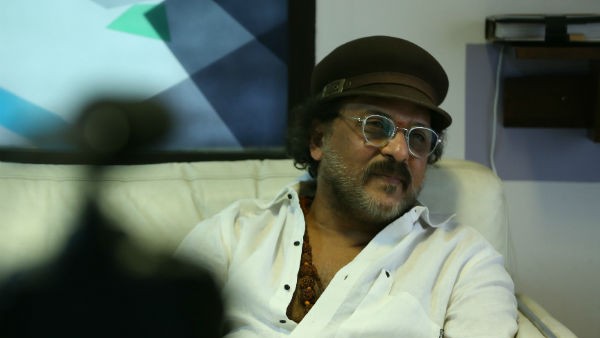 ಪುಟಾಣಿಗಳ ಜೊತೆ ಕೇಕ್ ಕತ್ತರಿಸಿದ ರವಿಚಂದ್ರನ್!