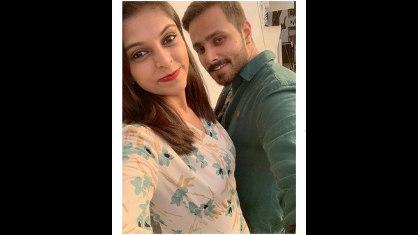 Serial Actor Jaganaath Chandrashekar And His Wife Rakshita Muniyappa Having Good Time Serial Actor Jaganaath Chandrashekar And His Wife Rakshita Muniyappa Having Good Time