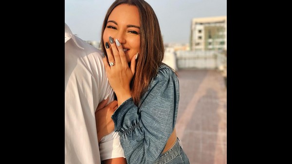 ವಜ್ರದ ಉಂಗುರ ಧರಿಸಿದ ಸೋನಾಕ್ಷಿ ಸಿನ್ಹಾ!