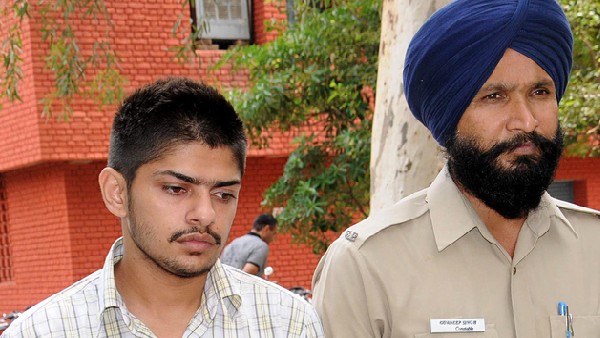 ಕಾಲೇಜು ದಿನಗಳಲ್ಲಿಯೇ ಕೊಲೆ ಬೆದರಿಕೆ ಆರೋಪ