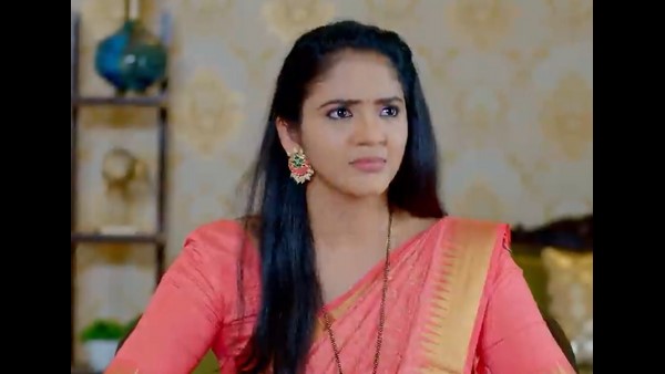 ಅಮ್ಮ ಕೊಟ್ಟ ತಿನಿಸು ತಿನ್ನದ ಆರತಿ ಅಮ್ಮ ಕೊಟ್ಟ ತಿನಿಸು ತಿನ್ನದ ಆರತಿ