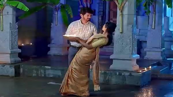 ಕೈರುಚಿ ಹೊಗಳುವ ಮೇಷ್ಟ್ರು