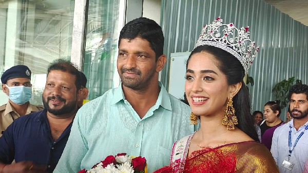 ವಿಮಾನನಿಲ್ದಾಣದಲ್ಲಿ ಸೆಲ್ಫಿ