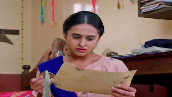 ಪ್ರಮಾಣ ಪತ್ರ ಕಸಿದುಕೊಳ್ಳುವ ಪುಟ್ಟಕ್ಕ