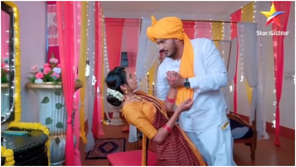 ಪ್ರೀತಿಯ ಅಲೆಯಲ್ಲಿ ಮದುಮಕ್ಕಳು 