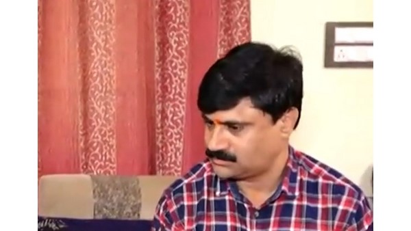 ''ನಿರ್ದೇಶಕ, ನಿರ್ಮಾಪಕ ಸೆಟ್‌ಗೆ ಬರುತ್ತಿಲ್ಲ''