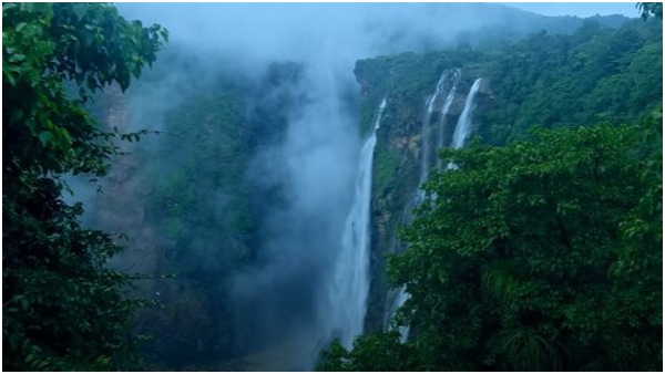 ಮಳೆ ಮತ್ತು ಸುಂದರ ತಾಣ ಮಳೆ ಮತ್ತು ಸುಂದರ ತಾಣ