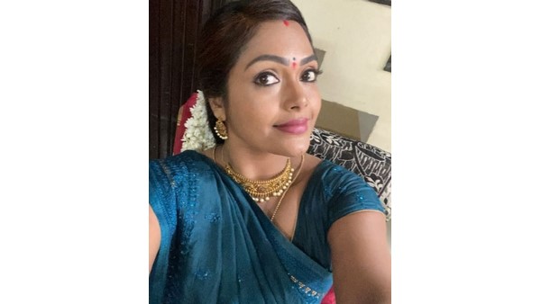 ಕಮಲ್ ಹಾಸನ್ ಅನ್ನು ಡಿಎಂಕೆ ಖರೀದಿಸಿದೆ ಕಮಲ್ ಹಾಸನ್ ಅನ್ನು ಡಿಎಂಕೆ ಖರೀದಿಸಿದೆ