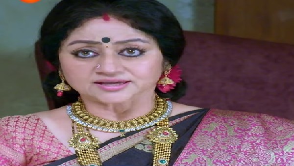 ಹಳೆಯ ನೆನಪುಗಳಿಗೆ ಜಾರಿದ ಅಖಿಲಾ 