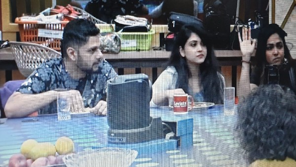 ಯಾರು ಸಿಂಗಲ್ ಎಂದು ಕೇಳಿ ತಿಳಿದುಕೊಂಡ ರಾಕೇಶ್ ಯಾರು ಸಿಂಗಲ್ ಎಂದು ಕೇಳಿ ತಿಳಿದುಕೊಂಡ ರಾಕೇಶ್