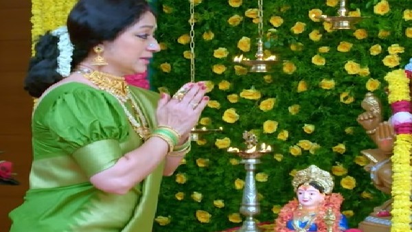 ದೇವರ ಮುಂದೆ ಕಣ್ಣೀರು ಹಾಕುವ ಅಖಿಲಾಂಡೇಶ್ವರಿ