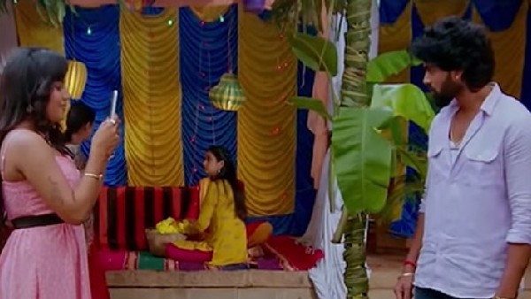 ಬಂಗಾರಮ್ಮನಿಗೆ ವಿಡಿಯೋ ಕಾಲ್ ಮಾಡಿದ ಪೂರ್ವಿ ಬಂಗಾರಮ್ಮನಿಗೆ ವಿಡಿಯೋ ಕಾಲ್ ಮಾಡಿದ ಪೂರ್ವಿ