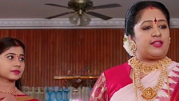 ಕಂಠಿಯನ್ನು ಕಂಡು ಪೂರ್ವಿ ಸಿಡಿಮಿಡಿ ಕಂಠಿಯನ್ನು ಕಂಡು ಪೂರ್ವಿ ಸಿಡಿಮಿಡಿ