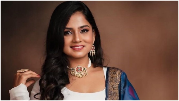  'ಗುಪ್ಪೆಡಂತ ಮನಸು' ಕನ್ನಡದಲ್ಲಿ 'ಹೊಂಗನಸು'