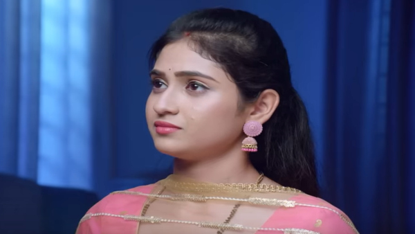 ಎಜೆ ಕೈಯಲ್ಲಿ ಸಿಕ್ಕಿ ಹಾಕಿಕೊಂಡ ಲೀಲಾ ಎಜೆ ಕೈಯಲ್ಲಿ ಸಿಕ್ಕಿ ಹಾಕಿಕೊಂಡ ಲೀಲಾ