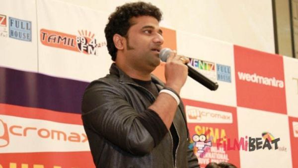 ನಾನ್ನಕು ಪ್ರೇಮತೋ ಹಾಡು ಹಾಡಿದ ಡಿಎಸ್‌ಪಿ