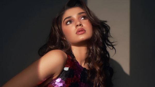 ಸೂಪರ್ 30 ಮೊದಲ ಚಿತ್ರ ಸೂಪರ್ 30 ಮೊದಲ ಚಿತ್ರ