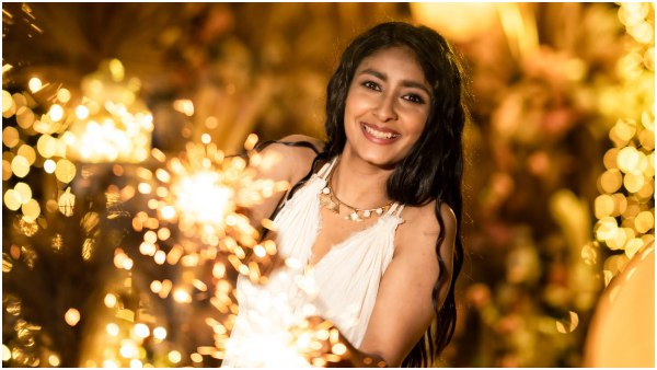 ಬೆಳಕಿನಲ್ಲಿಯೇ ಫೋಟೊಶೂಟ್ ಬೆಳಕಿನಲ್ಲಿಯೇ ಫೋಟೊಶೂಟ್